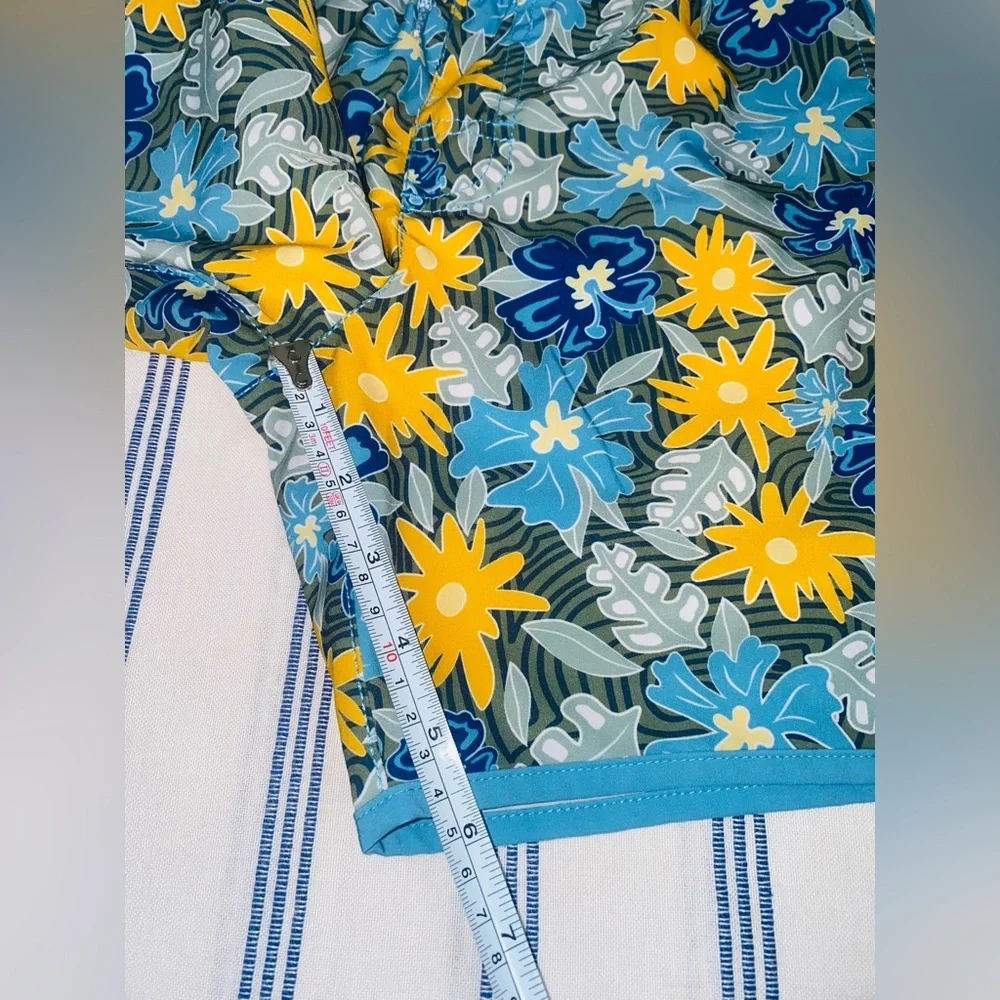 Wonder Nation Boys Tropical Swim Shorts size Medium (8) With Pockets